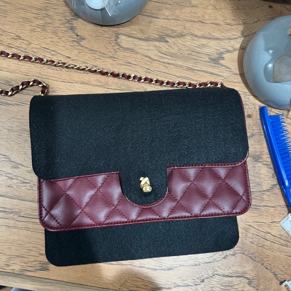 Beautiful Chanel Wallet on Chain- awesome color.  In excellent condition. - Picture 3 of 10
